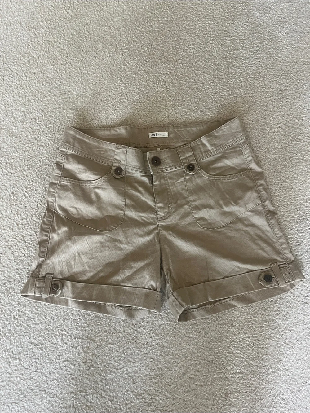 Lee Women’s Lower on The Waist Cuffed Khaki Shorts